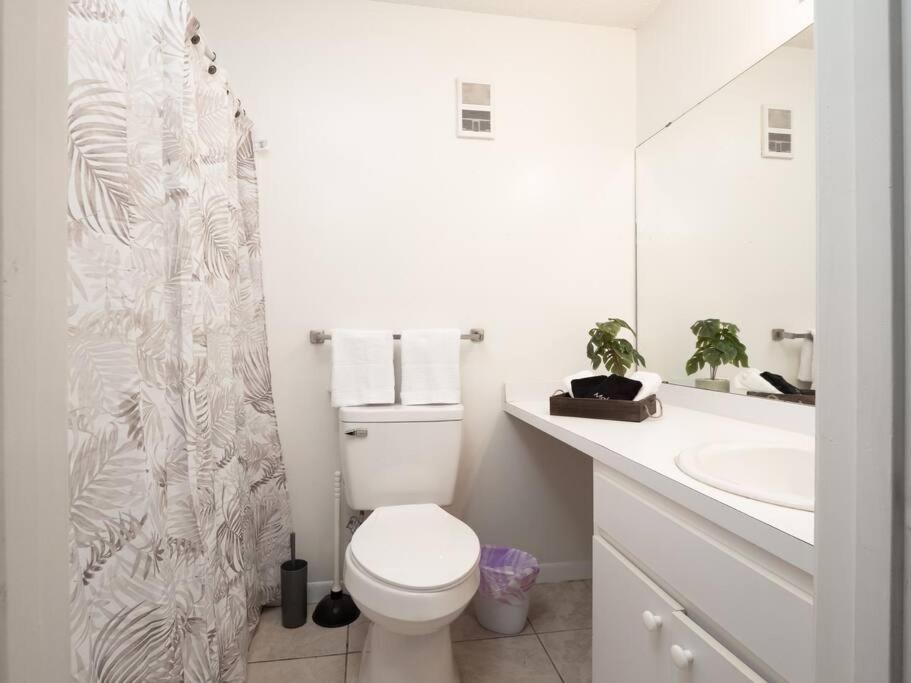 Spacious Condo Mins To Shands, University, & Downtown! Гейнсвил Екстериор снимка