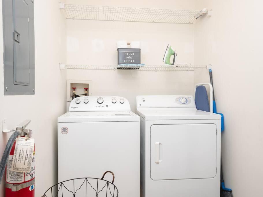 Spacious Condo Mins To Shands, University, & Downtown! Гейнсвил Екстериор снимка