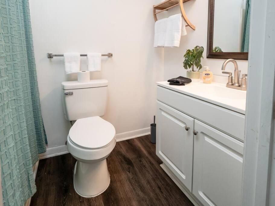 Spacious Condo Mins To Shands, University, & Downtown! Гейнсвил Екстериор снимка