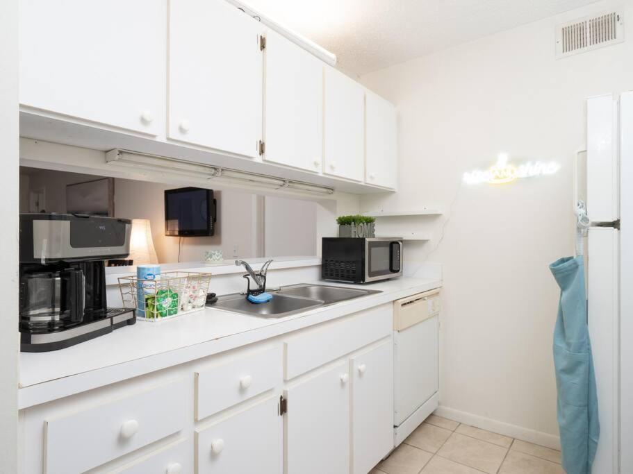 Spacious Condo Mins To Shands, University, & Downtown! Гейнсвил Екстериор снимка